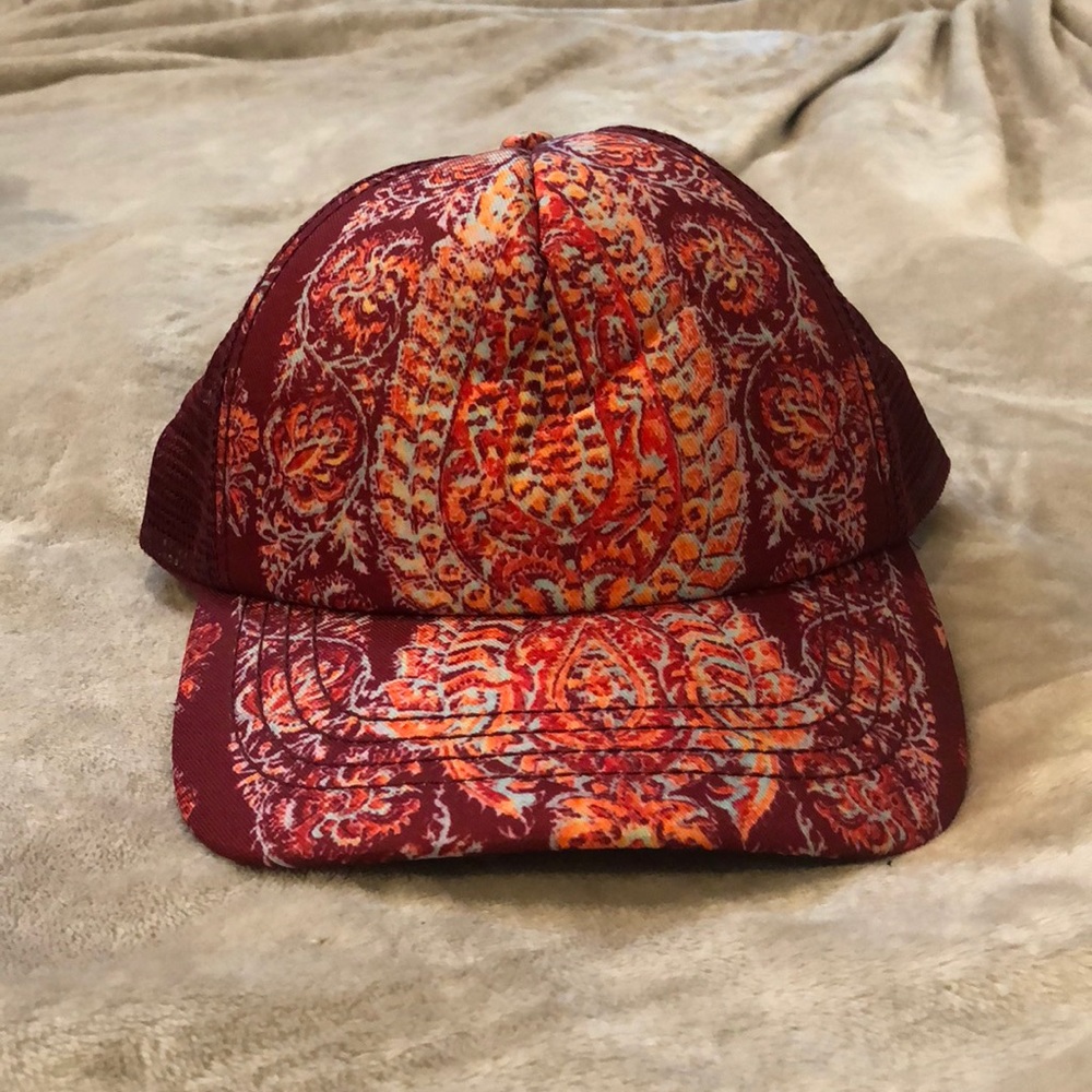 never worn billabong snapback hat